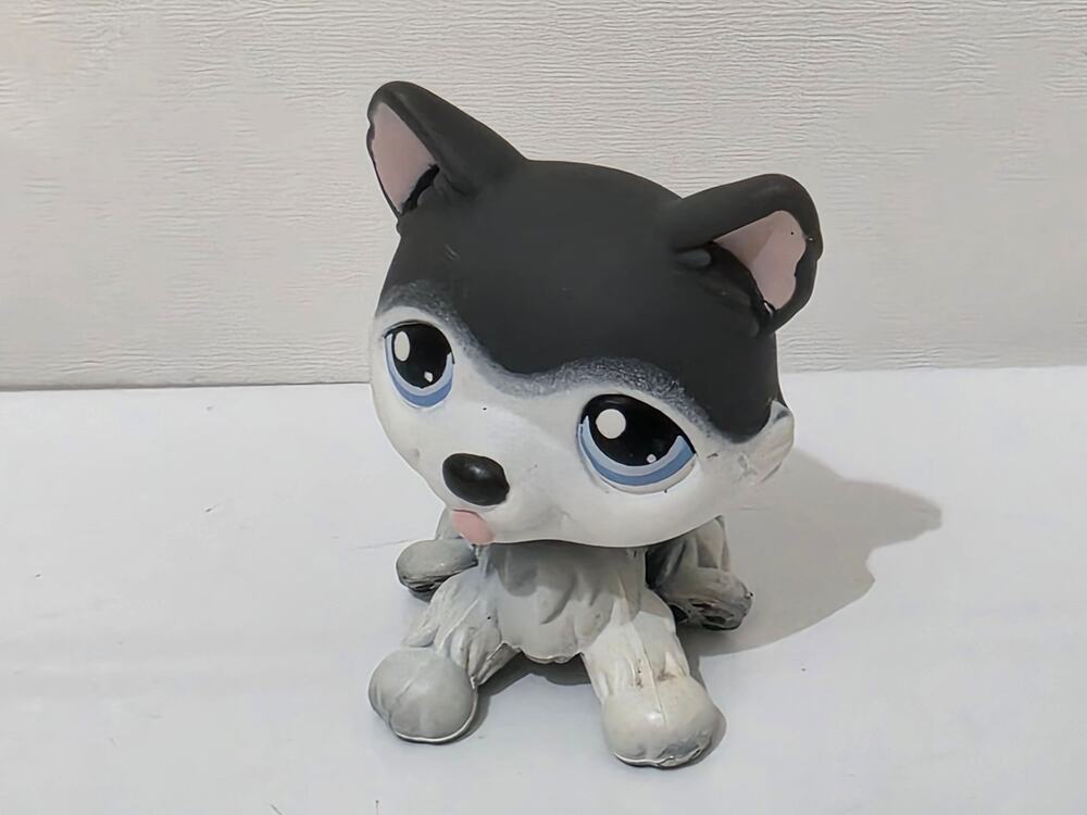 Hasbro Littlest Pet Shop #210 Gray & White Husky 2005